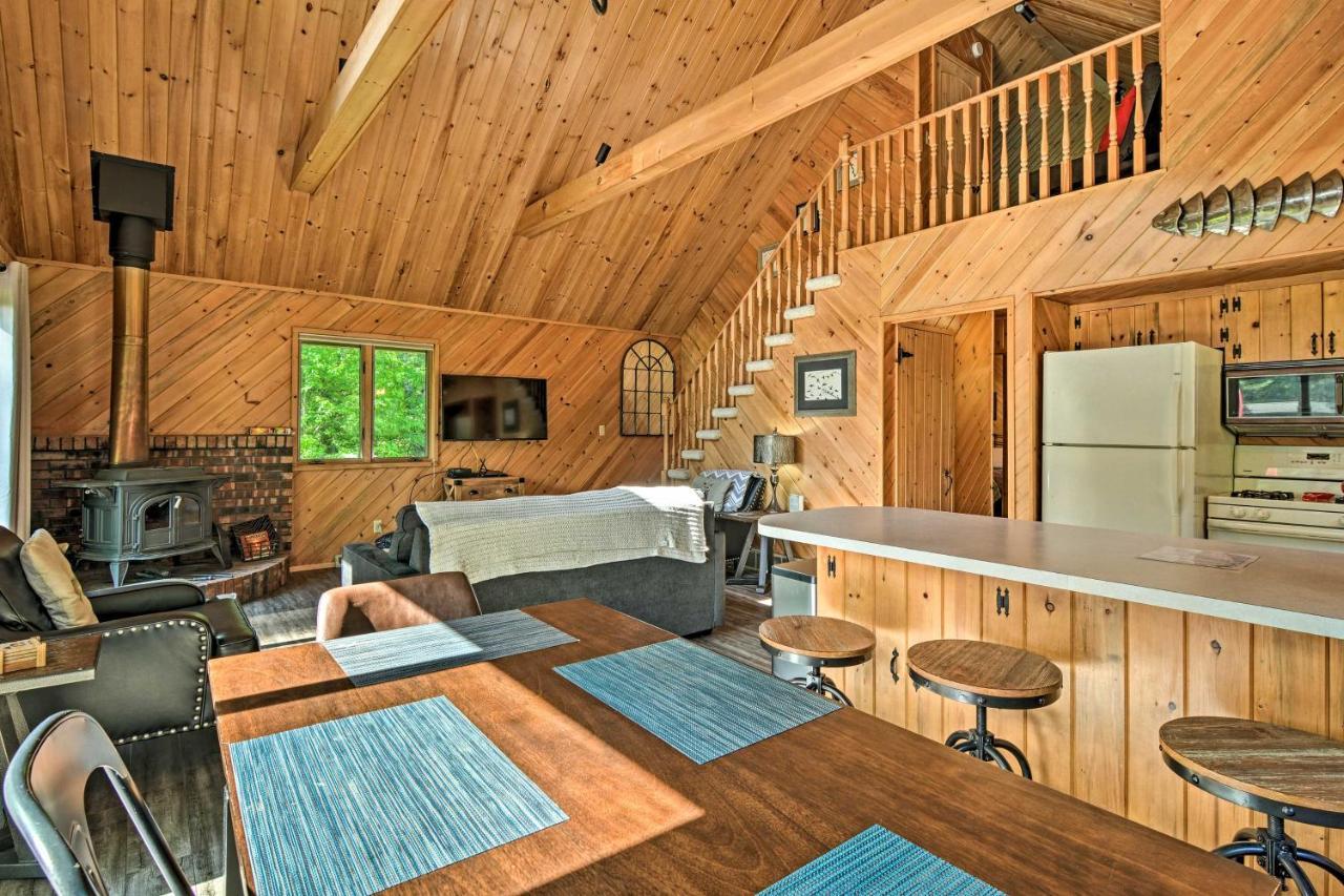 Riverfront Traverse City Cabin Fish, Kayak And Tube Екстер'єр фото