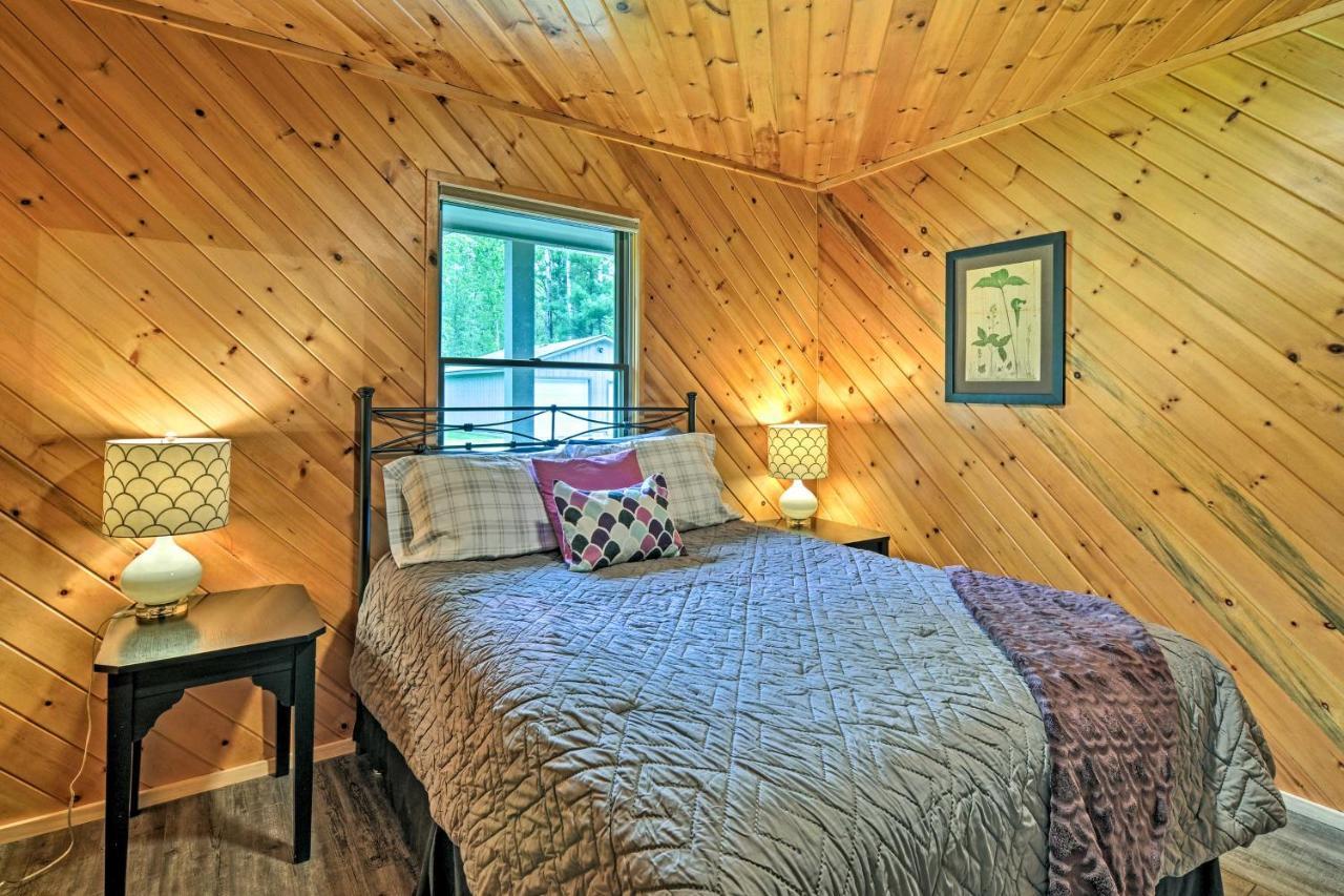 Riverfront Traverse City Cabin Fish, Kayak And Tube Екстер'єр фото