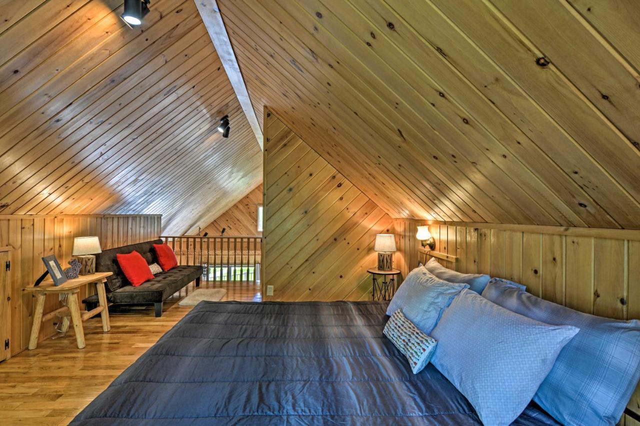 Riverfront Traverse City Cabin Fish, Kayak And Tube Екстер'єр фото