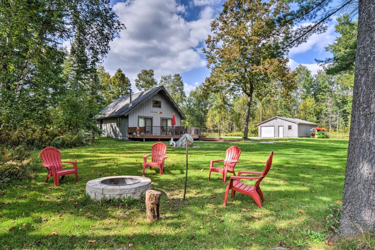 Riverfront Traverse City Cabin Fish, Kayak And Tube Екстер'єр фото