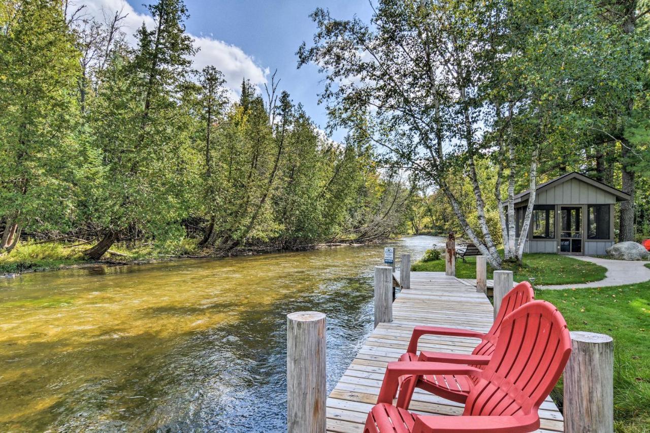 Riverfront Traverse City Cabin Fish, Kayak And Tube Екстер'єр фото