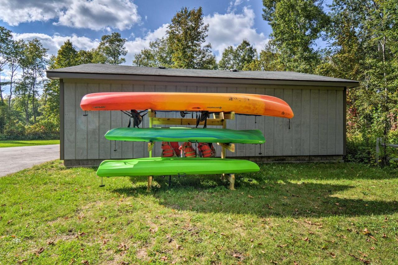Riverfront Traverse City Cabin Fish, Kayak And Tube Екстер'єр фото