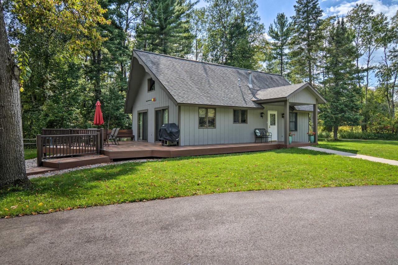 Riverfront Traverse City Cabin Fish, Kayak And Tube Екстер'єр фото